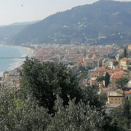 Casa Atelier * Alassio